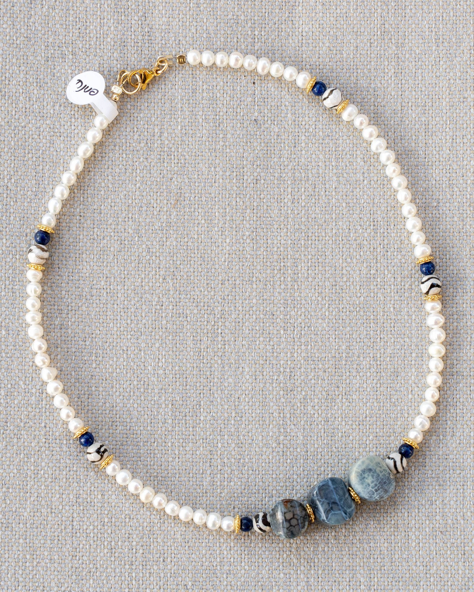 Freshwater pearl necklace, Tibetan agate, lapis and bubble agate - Image 2