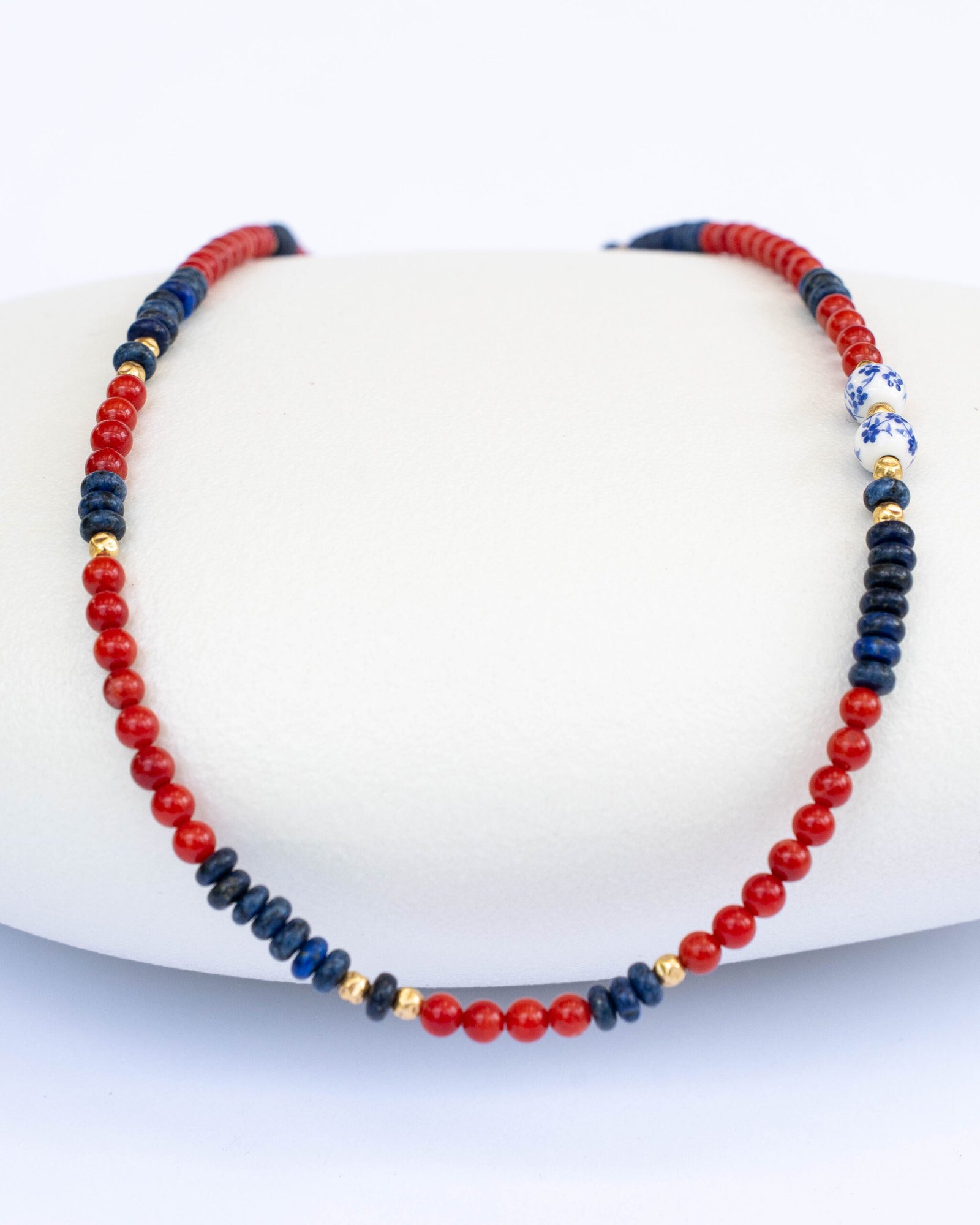 Red coral, lapis lazuli and Dutch ceramic beads necklace - Image 1