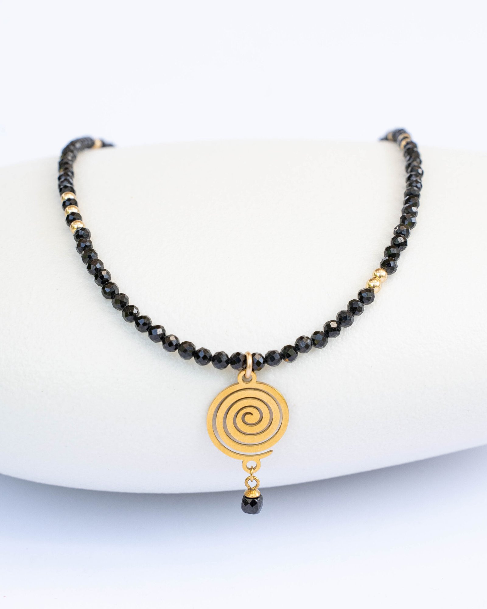 Black tourmaline and spiral necklace - Image 1