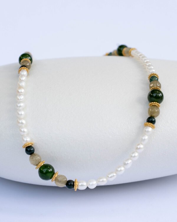 Freshwater pearl necklace, green Indian agate and green agate stones
