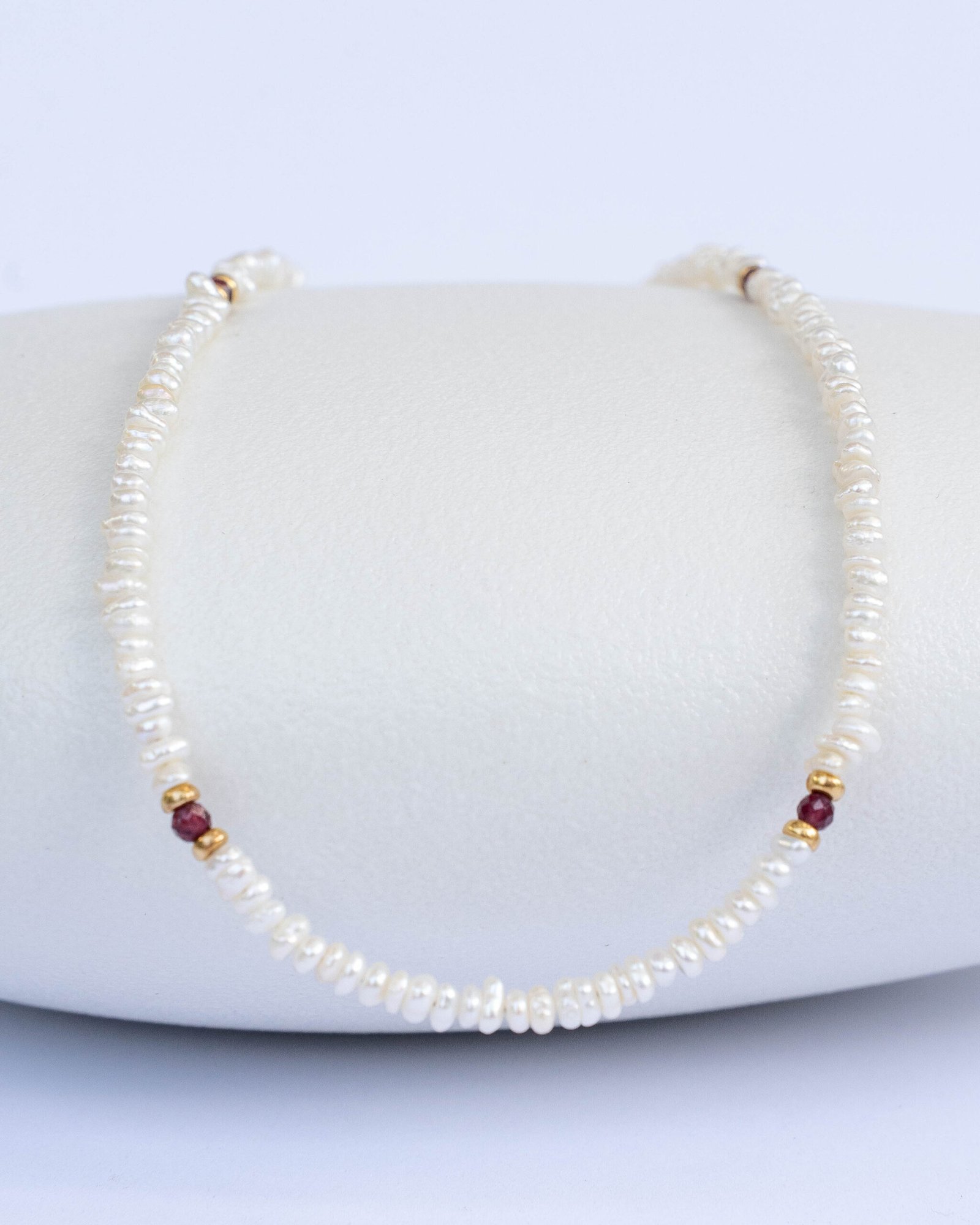 Pearl and garnet necklace - Image 1