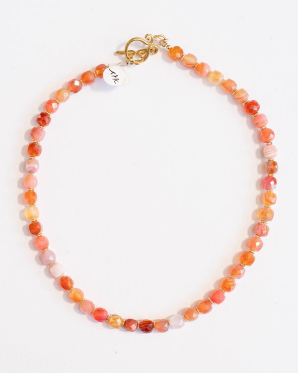 שרשרת קארנליאן, צ׳רי קוורץ