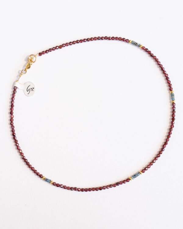 שרשרת גרנט וקייאניט