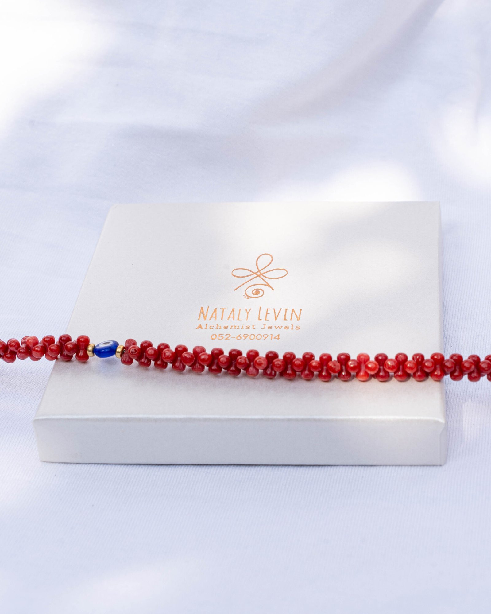 ⁦שרשרת קורל אדום עם עין טובה⁩ – תמונה ⁦3⁩