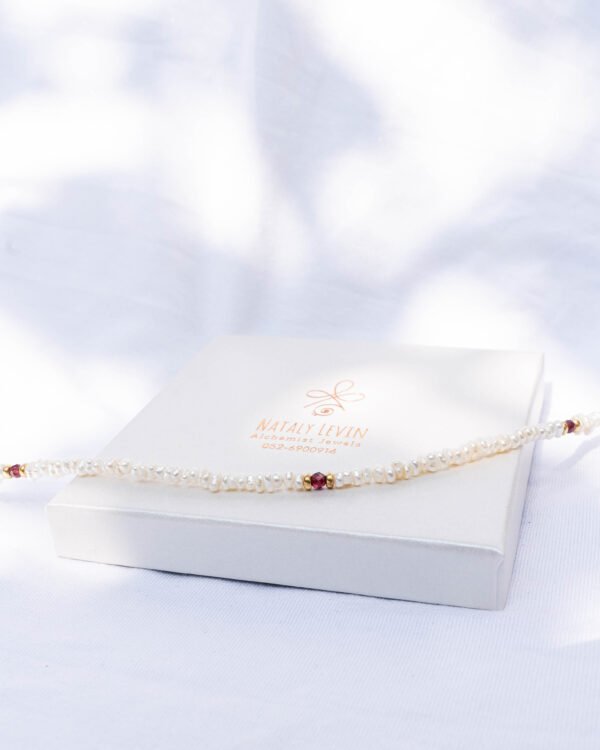 Pearl and garnet necklace