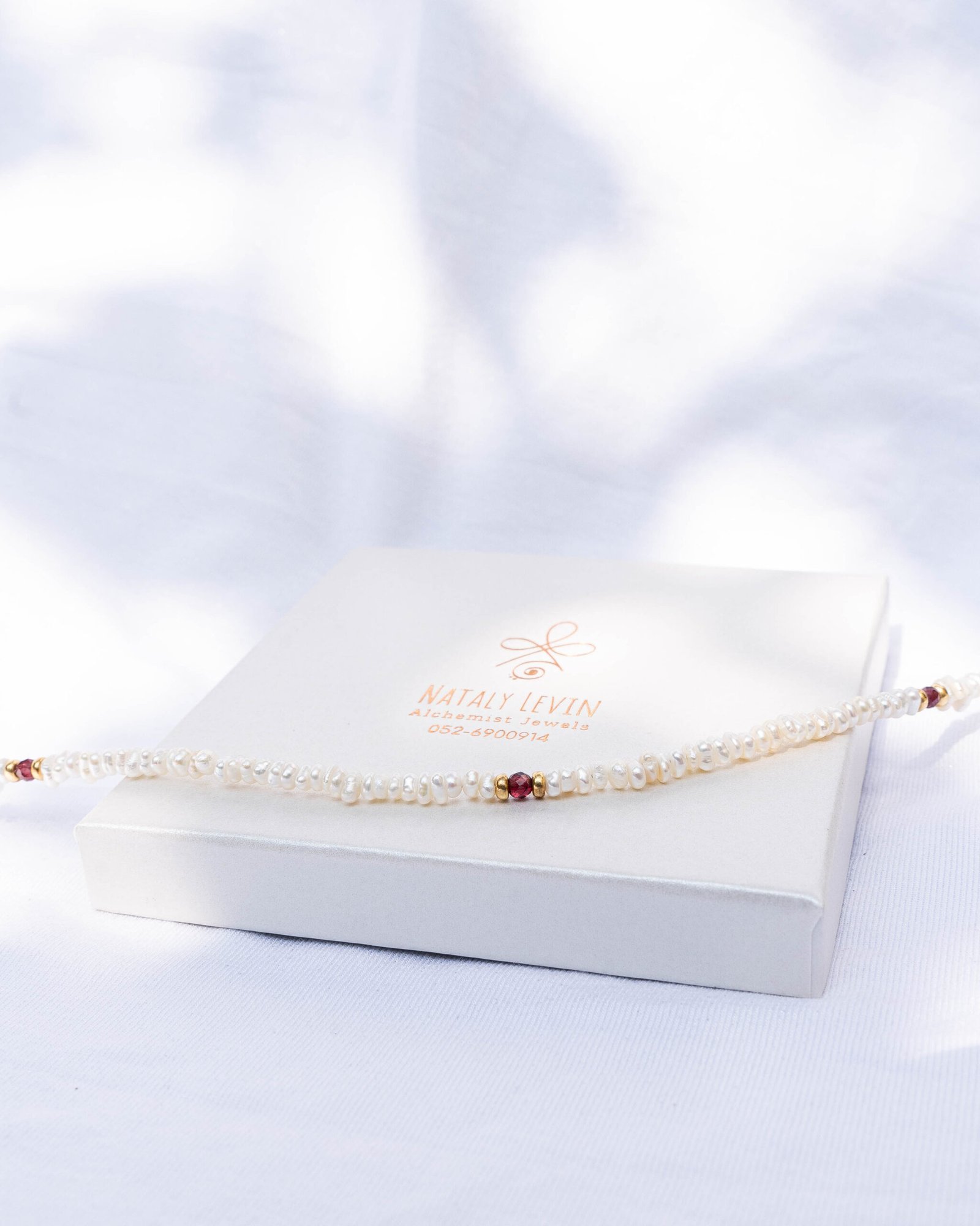 Pearl and garnet necklace - Image 2