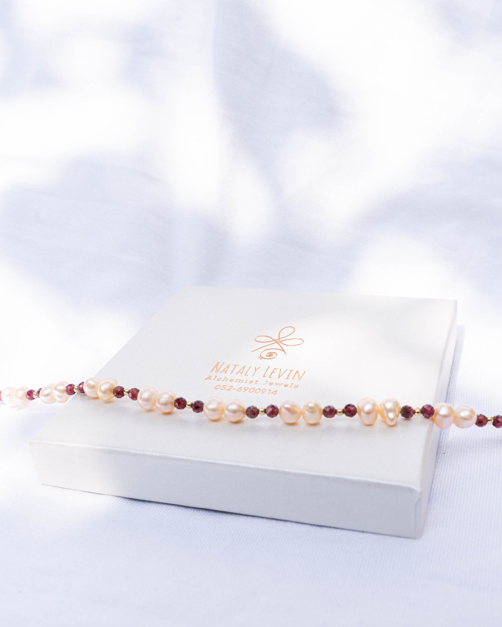 Pink pearl and garnet necklace - Image 2