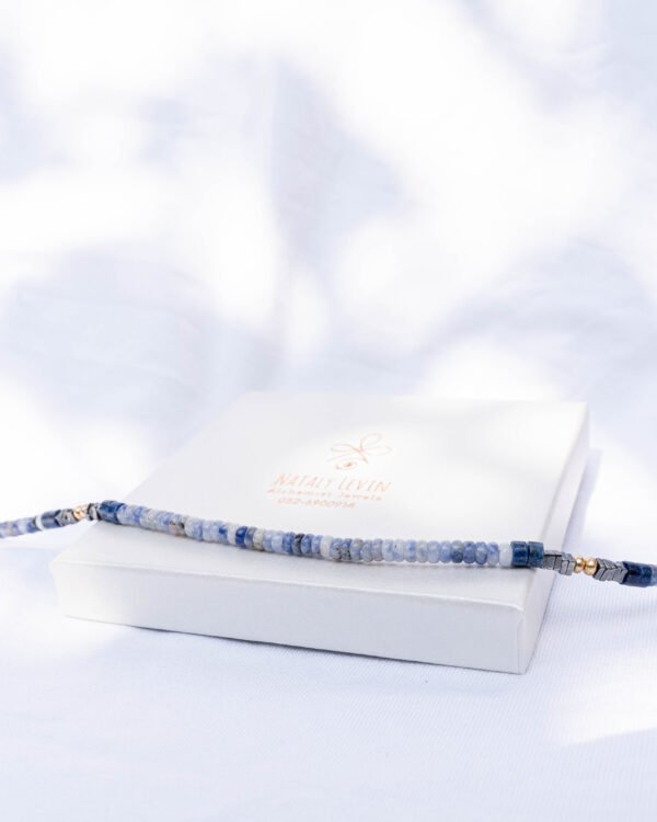 שרשרת אבני סודלייט, לאפיס לאזולי והמטייט