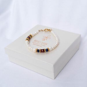 Pearl bracelet, garnet, lapis lazuli - Image 1
