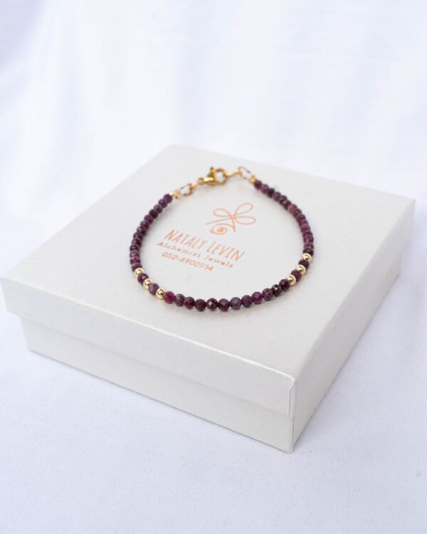 צמיד לוטוס רובי