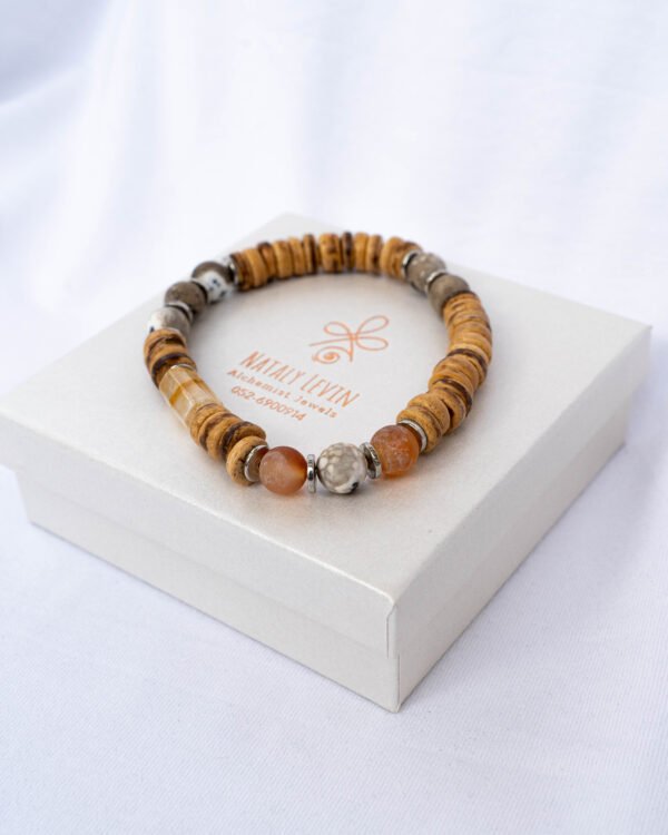 Botswana agate, wood and amber bracelet