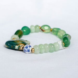 ⁦צמיד אוונטורין ירוק, ג׳ייד ירוק וצדף קרמיקה⁩ – תמונה ⁦2⁩