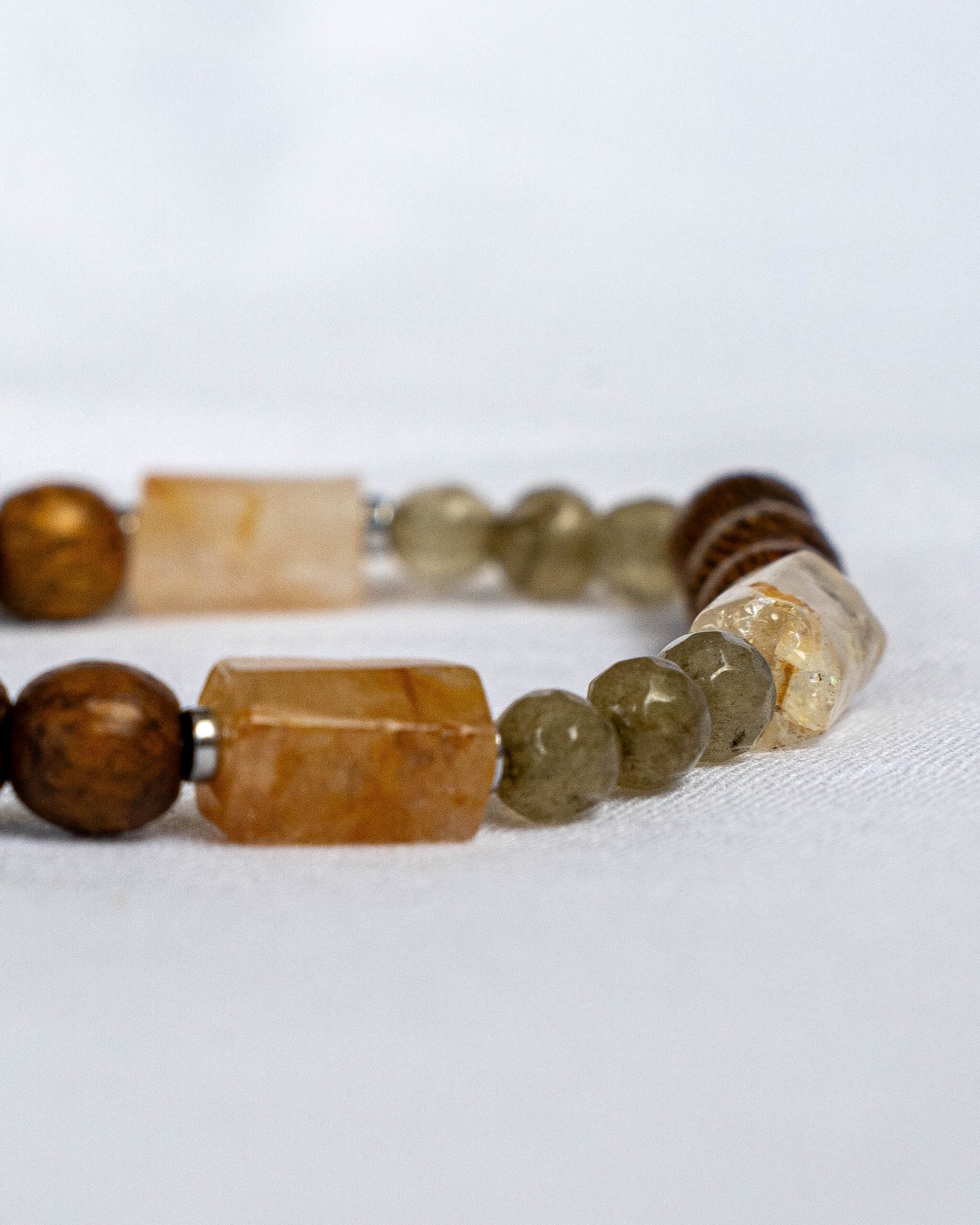 Citrine, peridot and wood bracelet - Image 2