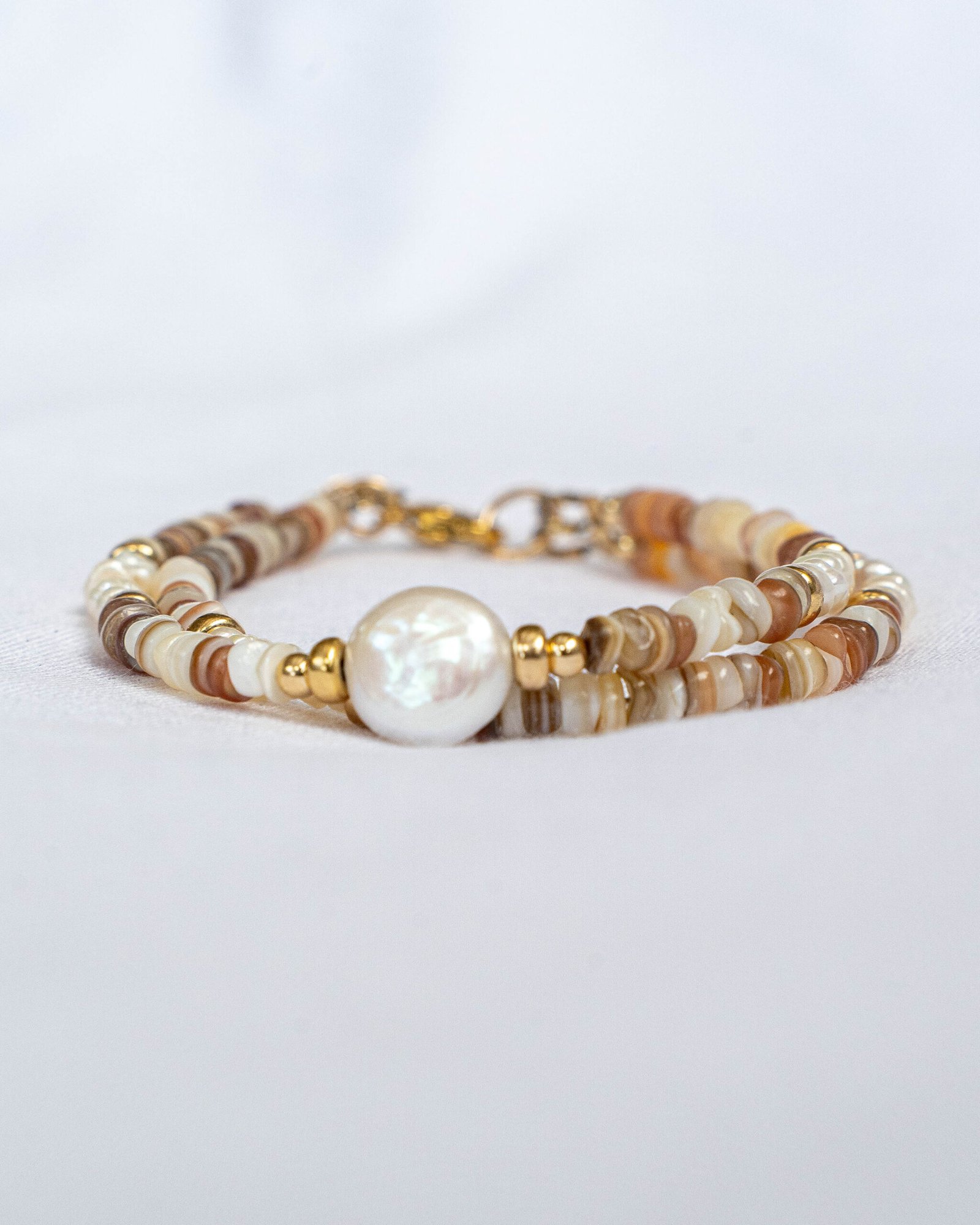 Shell and pearl bracelet - Image 2