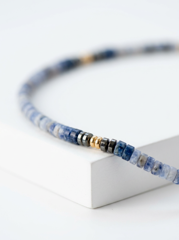 שרשרת אבני סודלייט, לאפיס לאזולי והמטייט