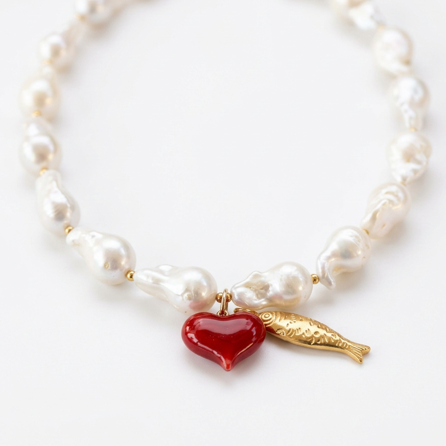 ⁦פניני בארוק ייחודיים למראה בוטיקי עם דג למזל ולב אדום מזכוכית⁩ – תמונה ⁦1⁩