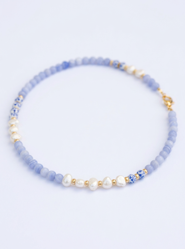 שרשרת אבני אגת בלו לייס (תחרה), פנינים ממים מתוקים וחרוזי קרמיקה הולנדית