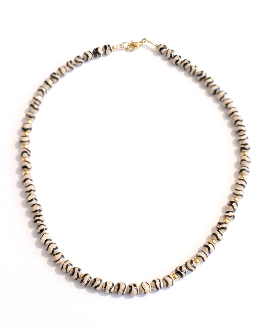 ⁦שרשרת אגת טיבטי שחור-לבן⁩ – תמונה ⁦3⁩