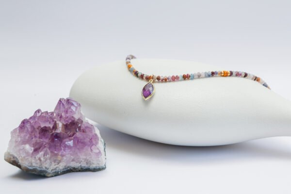 שרשרת אבני אמטיסט, סיטרין, אגת וג׳ספר תליון אמטיסט